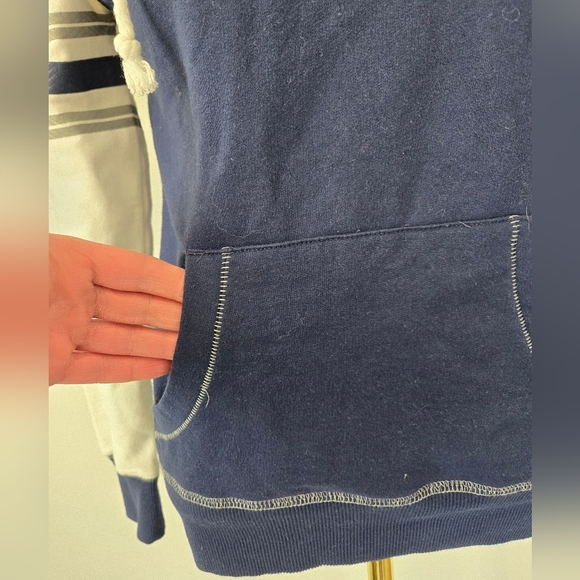 NFL NEW ENGLAND PATRIOTS Majestic Navy Blue and White Lightweight Hoodie. Size S - Picture 3 of 10